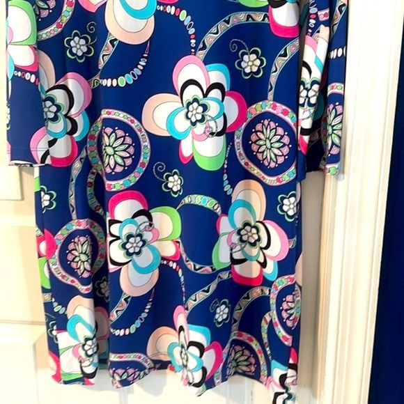 Women’s Melly M. Multi Color Floral Long Sleeve Nylon & Spandex Shift Dress - Picture 8 of 9